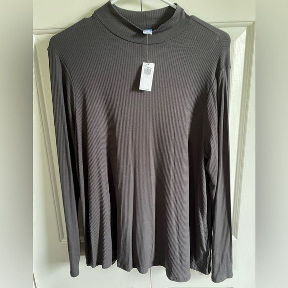 Gray Ribbed Turtleneck Top - Picture 5 of 5